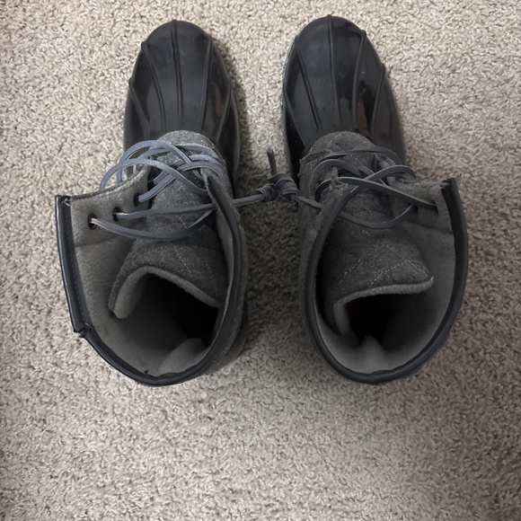 Women’s Sized 10 quilted duck boot - Picture 4 of 4